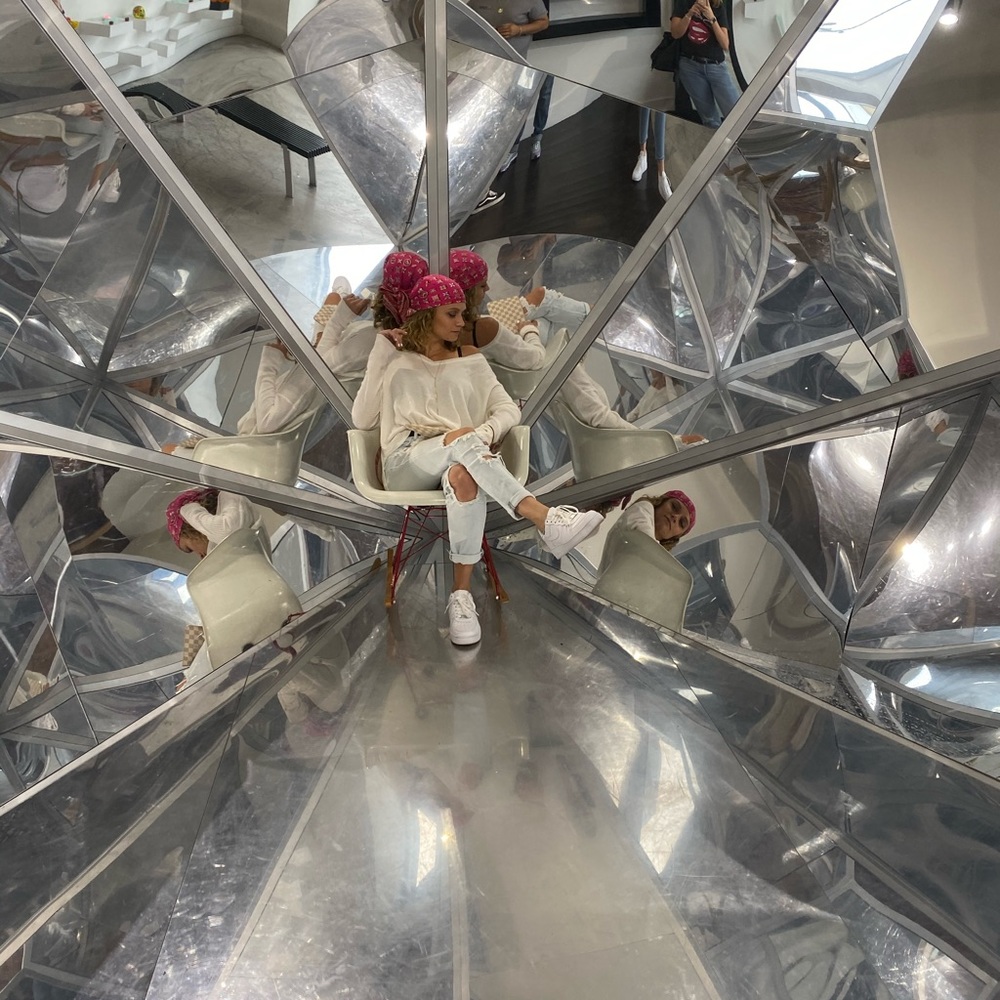 Meet your Posher, Melanie